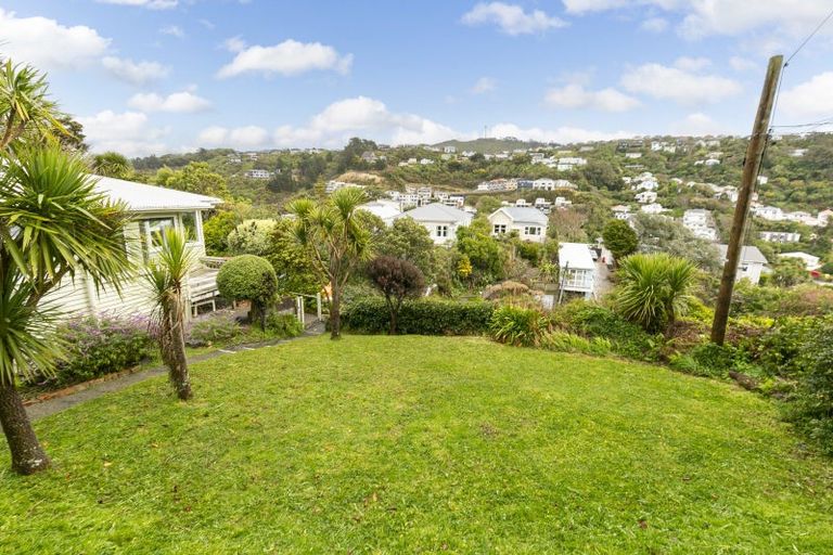 Photo of property in 27 Mornington Road, Brooklyn, Wellington, 6021