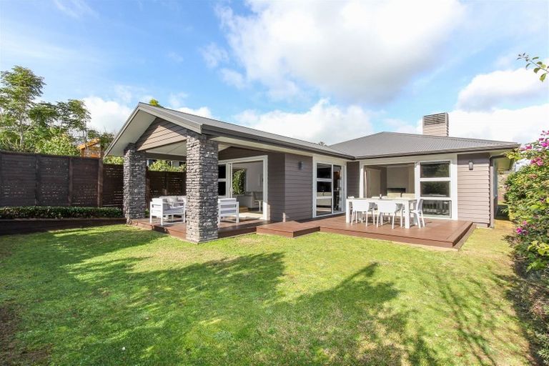 Photo of property in 15 Adam Lile Drive, Highlands Park, New Plymouth, 4312