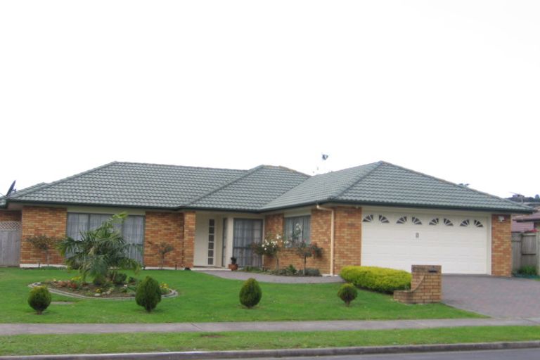 Photo of property in 6 Delmont Close, East Tamaki Heights, Auckland, 2016