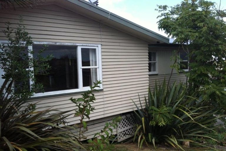 Photo of property in 8 Oreil Avenue, West Harbour, Auckland, 0618