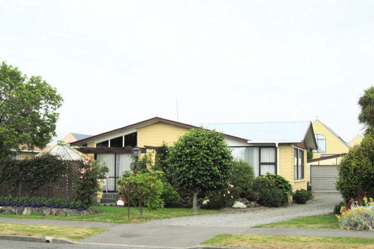 Photo of property in 8 Bayswater Crescent, Bromley, Christchurch, 8062