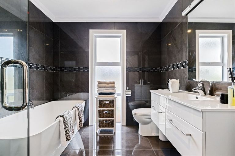 Photo of property in 2a Jahan Lane, Cashmere, Christchurch, 8022