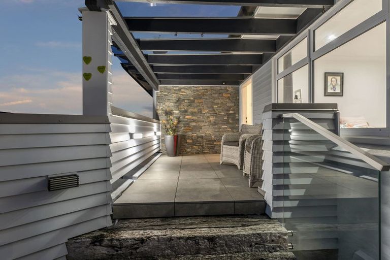 Photo of property in 2/11 Ridge Road, Waiake, Auckland, 0630