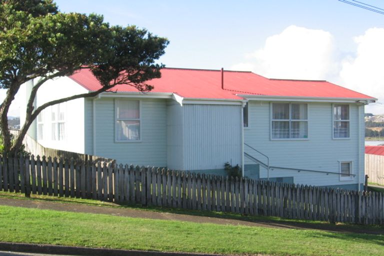 Photo of property in 4 Arero Place, Titahi Bay, Porirua, 5022