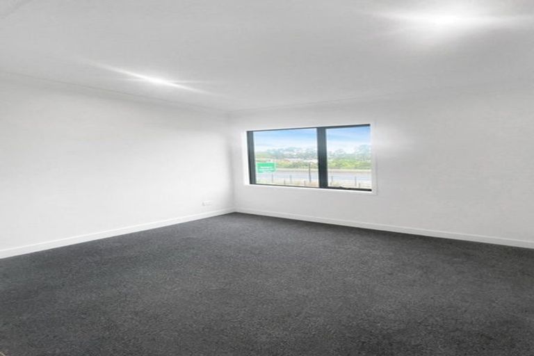Photo of property in 39 Parkwood Avenue, Westgate, Auckland, 0614