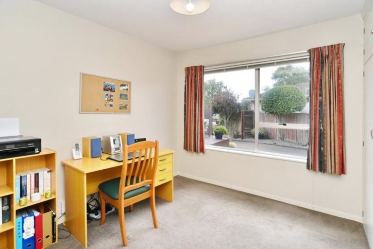 Photo of property in 24 Jenkins Avenue, Redwood, Christchurch, 8051