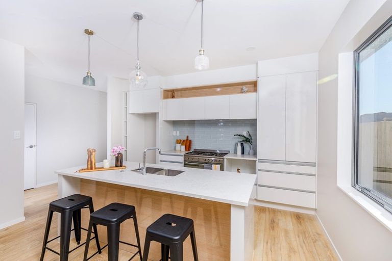 Photo of property in 8 Moemoea Avenue, Kumeu, 0810