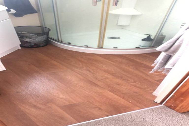 Photo of property in 21 Battle Place, Glenfield, Auckland, 0629