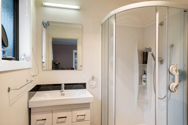 Photo of property in 619a Queen Street East, Levin, 5510