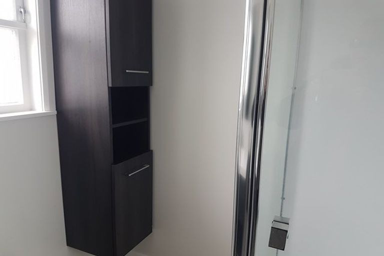 Photo of property in 17 Botanical Road, Takaro, Palmerston North, 4412