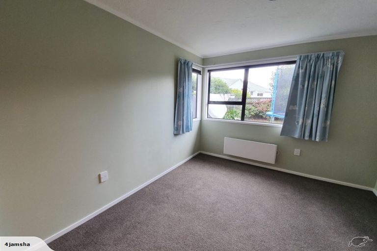 Photo of property in 19 Halladale Road, Papakowhai, Porirua, 5024