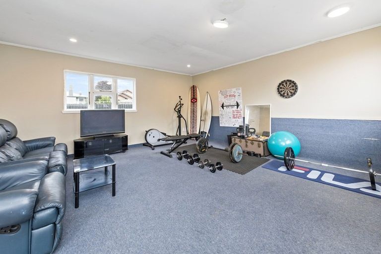 Photo of property in 1 Beach Crescent, Waikuku Beach, 7473