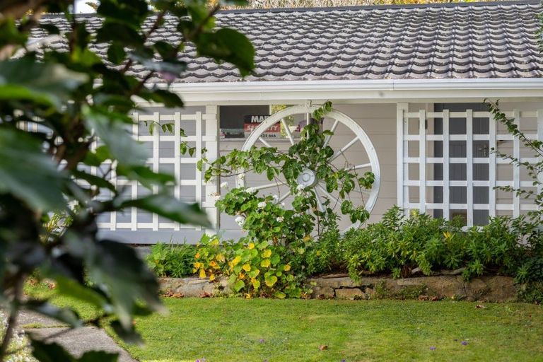 Photo of property in 163 Te Moana Road, Waikanae, 5036