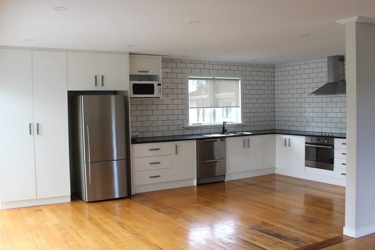 Photo of property in 50 Kapuka Road, Mangere Bridge, Auckland, 2022