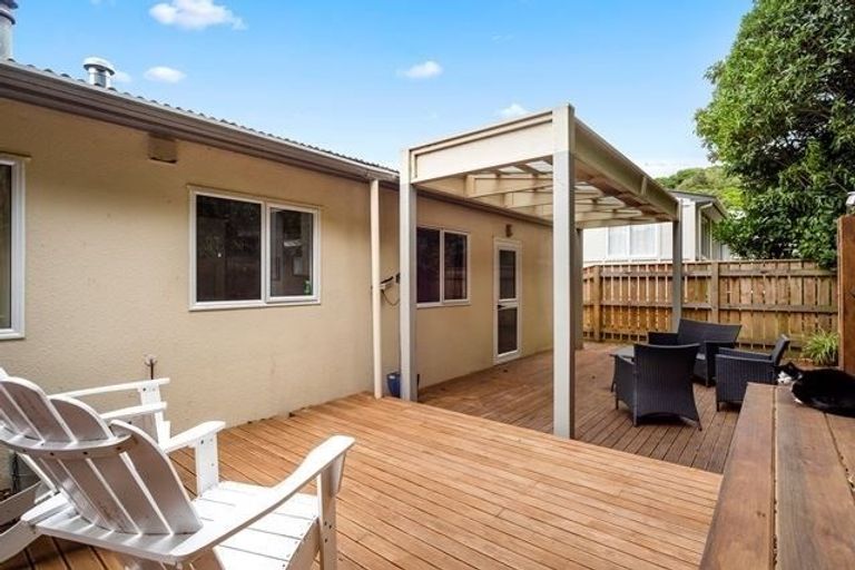 Photo of property in 92 Rangituhi Crescent, Takapuwahia, Porirua, 5022