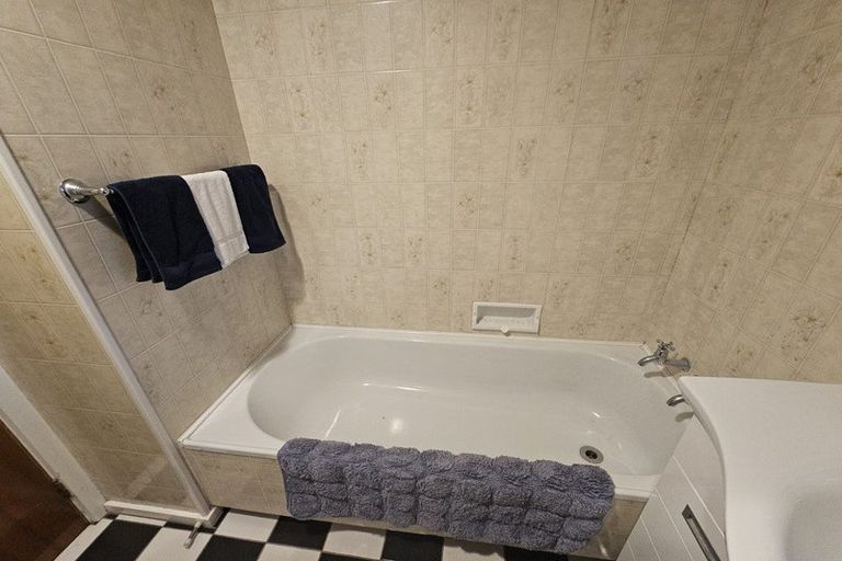 Photo of property in 28 Freyberg Avenue, Tamatea, Napier, 4112