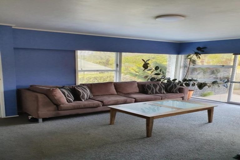 Photo of property in 2/66 Becroft Drive, Forrest Hill, Auckland, 0620