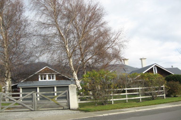 Photo of property in 11 Waimana Place, Wanaka, 9305