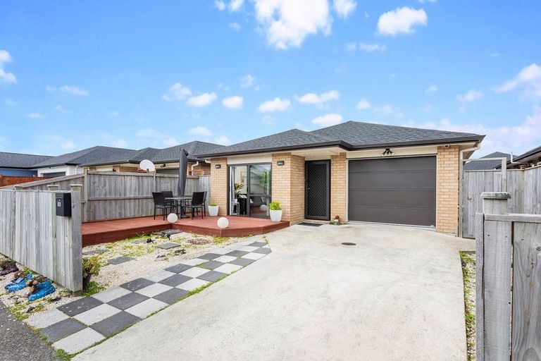 Photo of property in 10 Silver Beech Street, Takanini, 2110