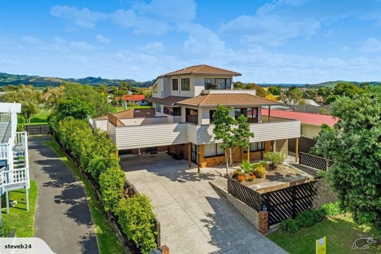 Photo of property in 44 Dickson Road, Papamoa Beach, Papamoa, 3118