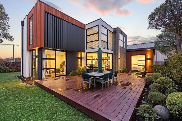 Photo of property in 42 Tui Street, Fendalton, Christchurch, 8041