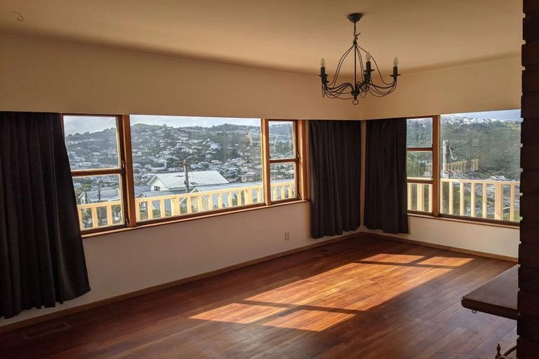 Photo of property in 37 Milne Terrace, Island Bay, Wellington, 6023