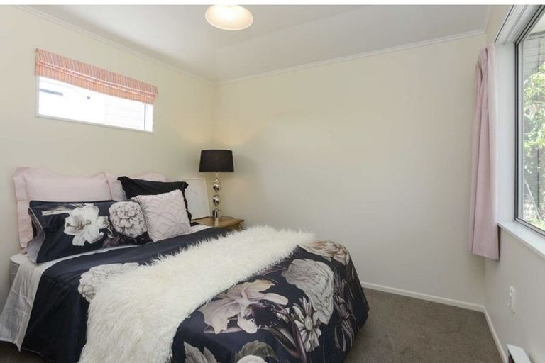 Photo of property in 16 Selwyn Road, Havelock North, 4130