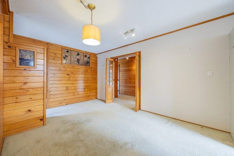 Photo of property in 93 Wiseley Road, West Harbour, Auckland, 0618