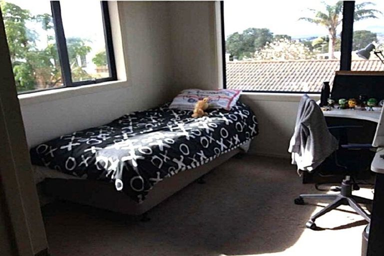 Photo of property in 2/254 Onewa Road, Birkenhead, Auckland, 0626