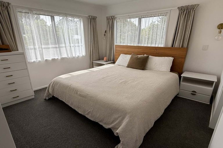 Photo of property in 10 Campbell Place, Pukehangi, Rotorua, 3015