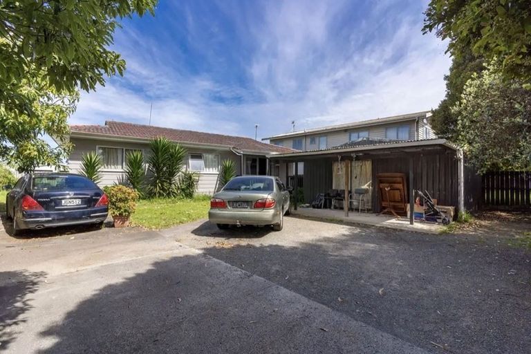 Photo of property in 389 Roscommon Road, Clendon Park, Auckland, 2103