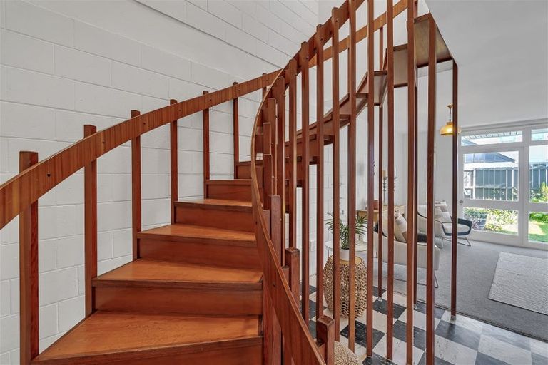 Photo of property in 1/99 Aikmans Road, Merivale, Christchurch, 8014