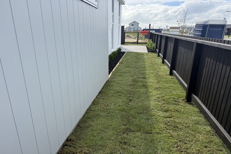 Photo of property in 51 Empire Crescent, Papamoa, 3118