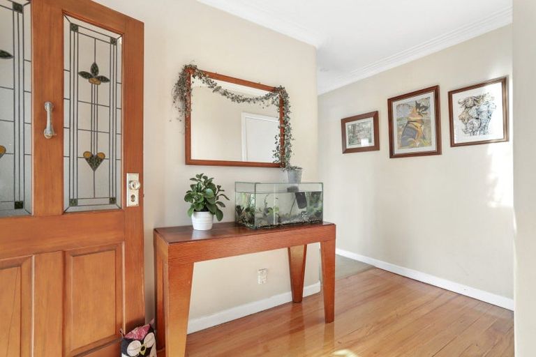 Photo of property in 200 Henderson Valley Road, Henderson, Auckland, 0612