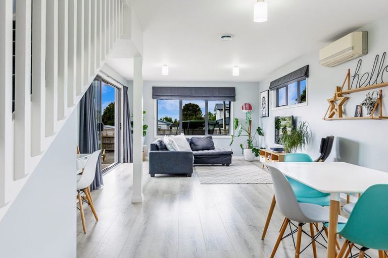 Photo of property in 103a Wharf Road, Te Atatu Peninsula, Auckland, 0610