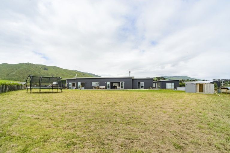 Photo of property in 15 Highland View Drive, Tokomaru, Palmerston North, 4474