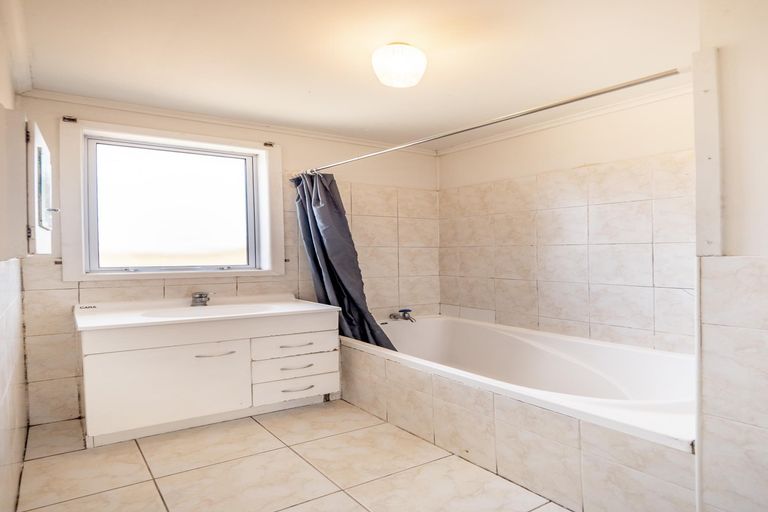 Photo of property in 36 Whitmore Road, Mount Roskill, Auckland, 1041