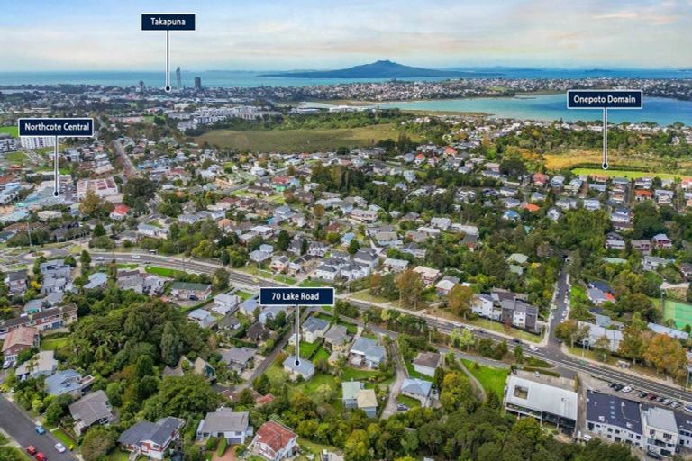 Photo of property in 70 Lake Road, Northcote, Auckland, 0627