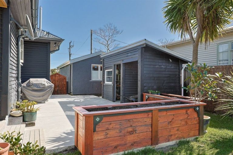 Photo of property in 25 Cobden Street, Westport, 7825