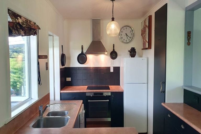 Photo of property in 84 Govett Avenue, Frankleigh Park, New Plymouth, 4310