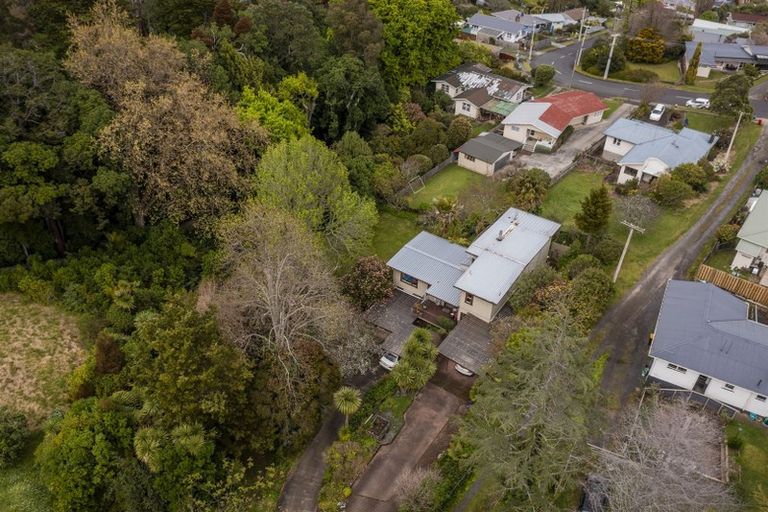 Photo of property in 142 Brunton Crescent, Thames, 3500