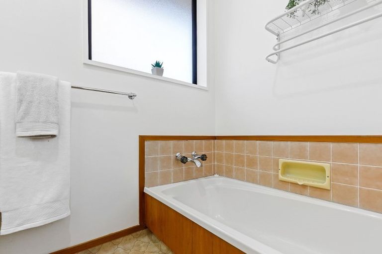 Photo of property in 11b Winters Road, Redwood, Christchurch, 8051