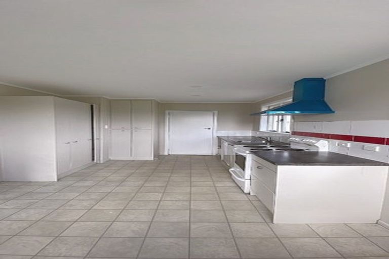 Photo of property in 63 Bond Crescent, Forrest Hill, Auckland, 0620