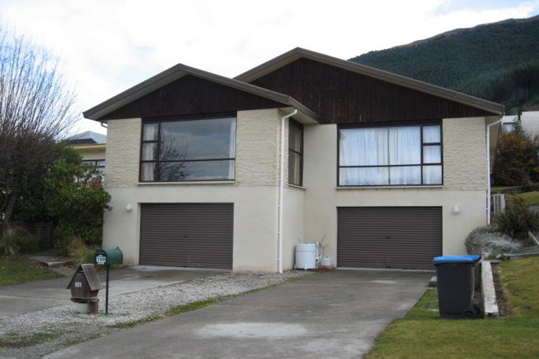 Photo of property in 16b Wynyard Crescent, Fernhill, Queenstown, 9300