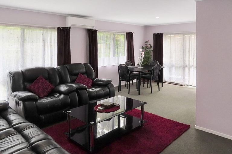 Photo of property in 2/3 Opurere Grove, Tirohanga, Lower Hutt, 5010