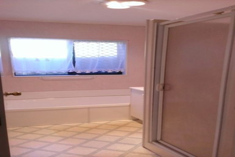 Photo of property in 2/3 Elmwood Place, Manurewa, Auckland, 2102