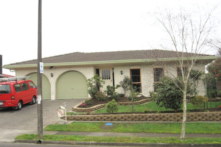 Photo of property in 2 The Lea, Pahurehure, Papakura, 2113