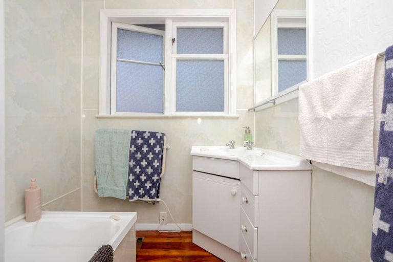 Photo of property in 56 Barraud Street, Dannevirke, 4930