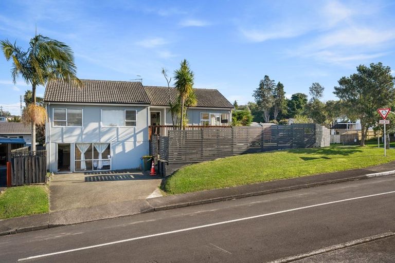 Photo of property in 44 Zita Maria Drive, Massey, Auckland, 0614