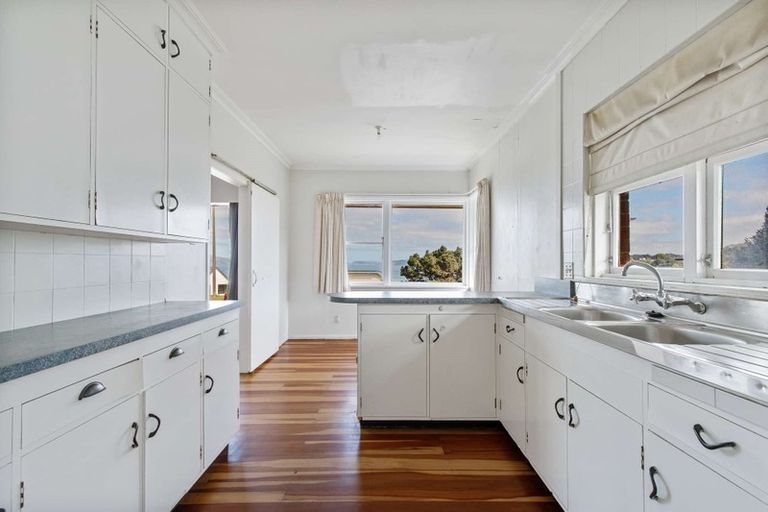 Photo of property in 101 Dowse Drive, Maungaraki, Lower Hutt, 5010